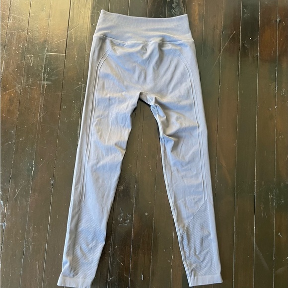 Lululemon Size 6 Gray High Rise Yoga Leggings - Picture 4 of 7